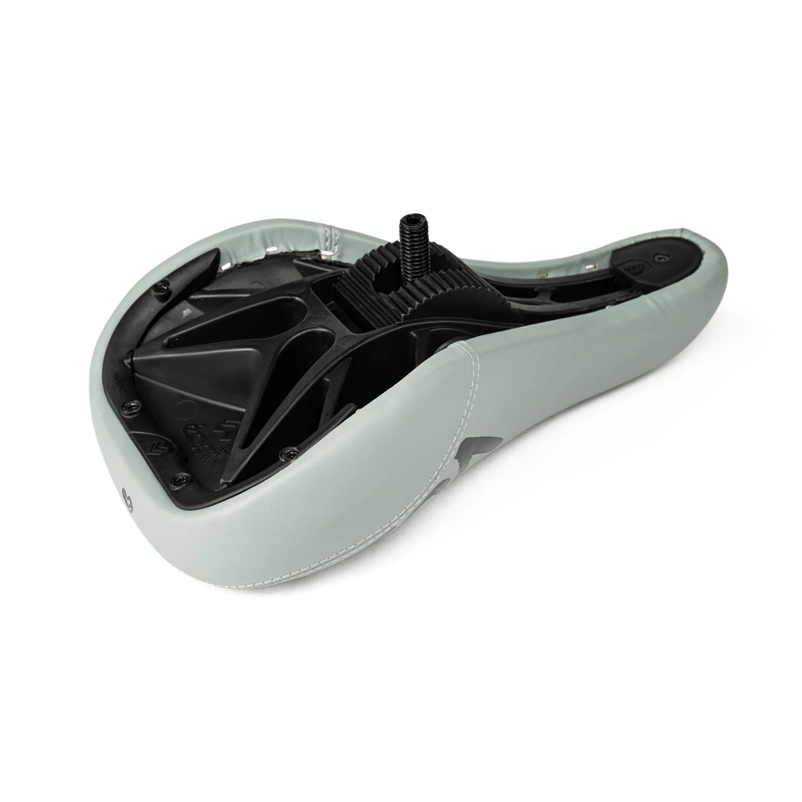 ECLAT VOID PIVOTAL SEAT