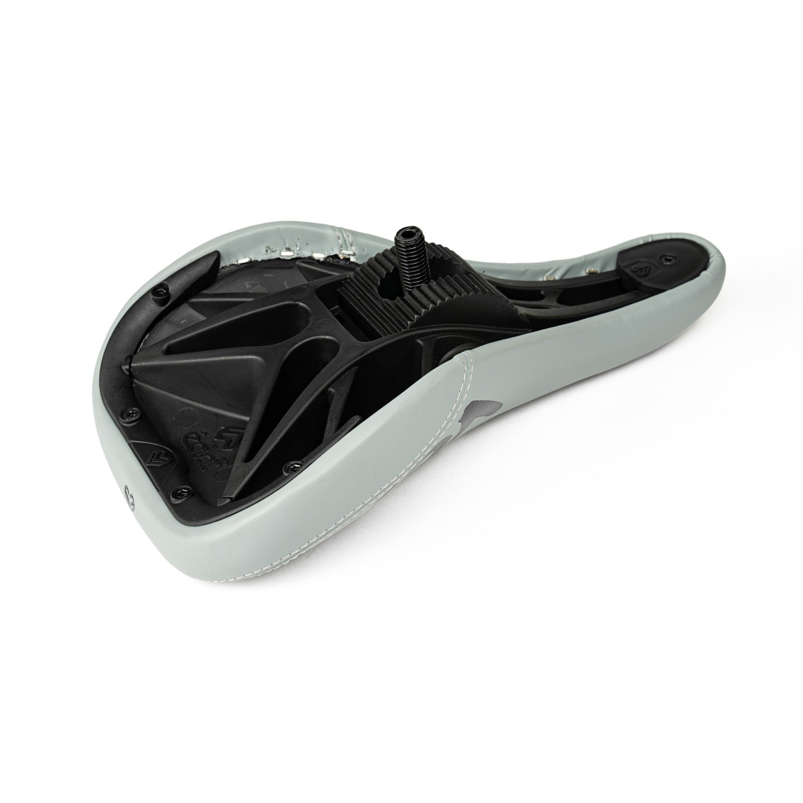 ECLAT VOID PIVOTAL SEAT