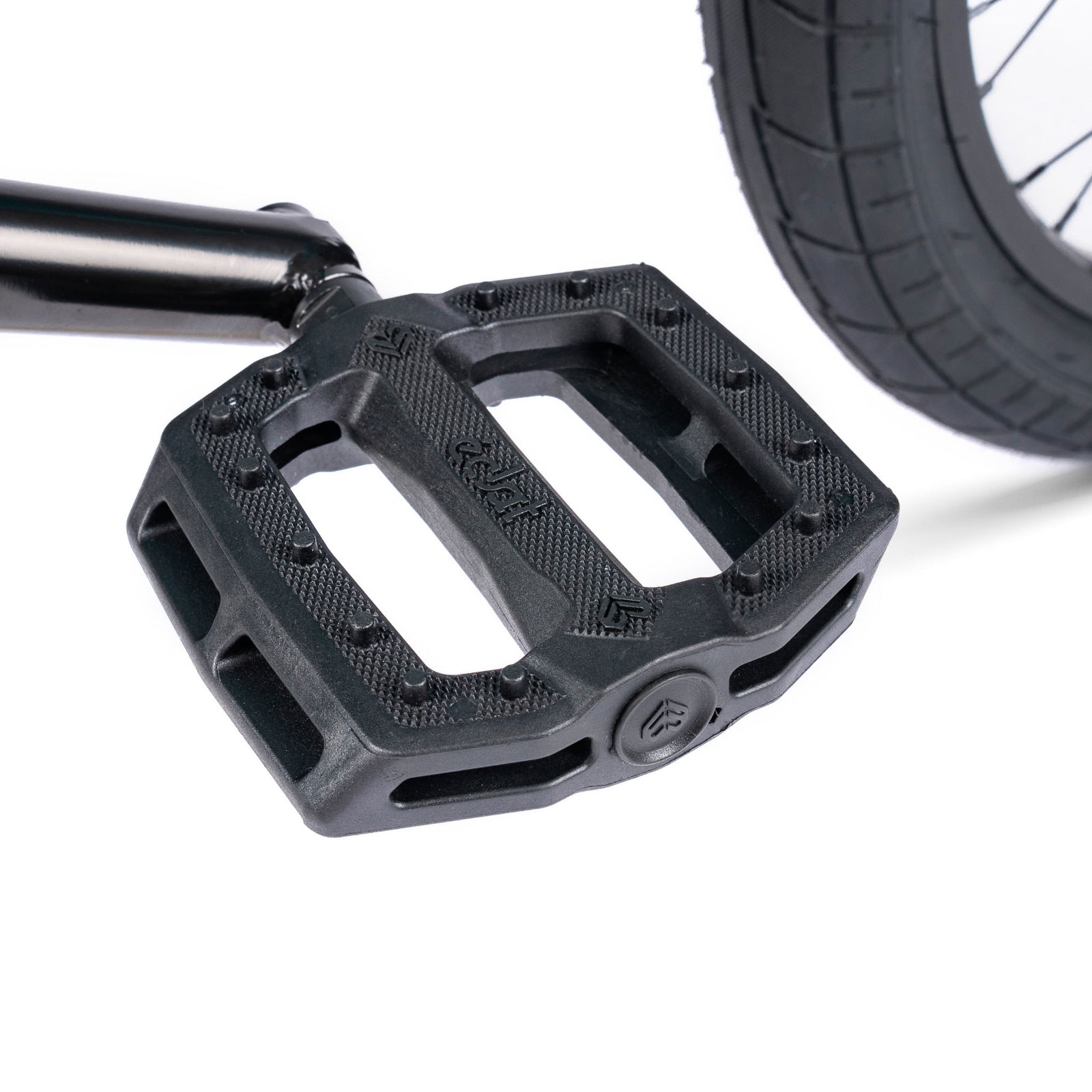 WETHEOPEOPLE NOVA COMPLETE BIKE